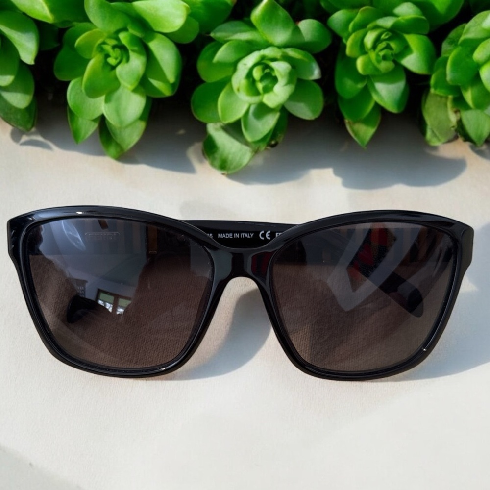 Fendi FS5343 Sunglasses 58-16-135 Frames $365 Made in Italy